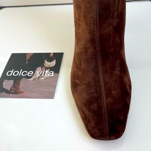 Brown suede boots brand new. Never worn heel height 2.9